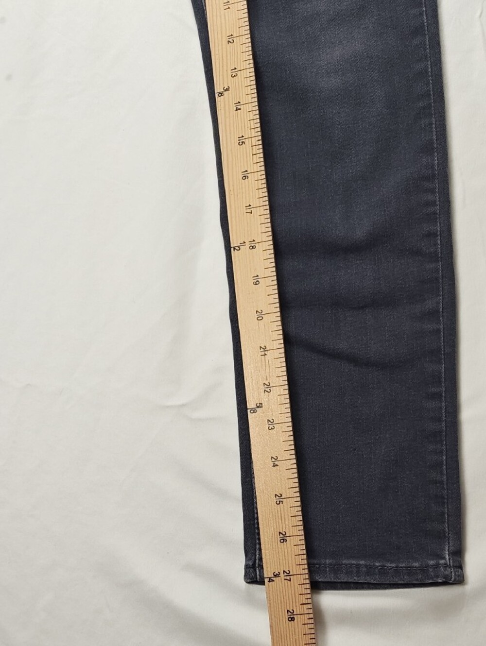 Levi's 311 Shaping Skinny Jeans Gray Women's Size 29 - Picture 8 of 10